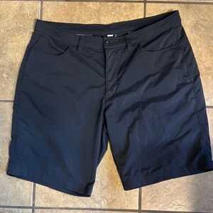Under Armour black golf shorts
